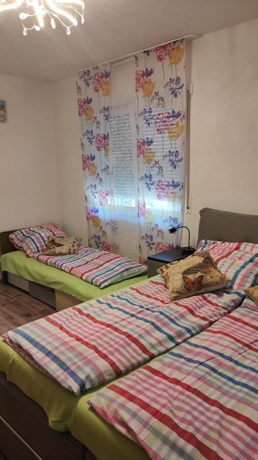 Wehr Orchidee Apartment ภายนอก รูปภาพ