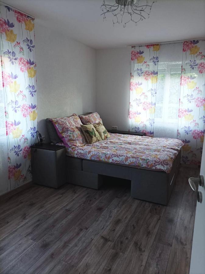 Wehr Orchidee Apartment ภายนอก รูปภาพ